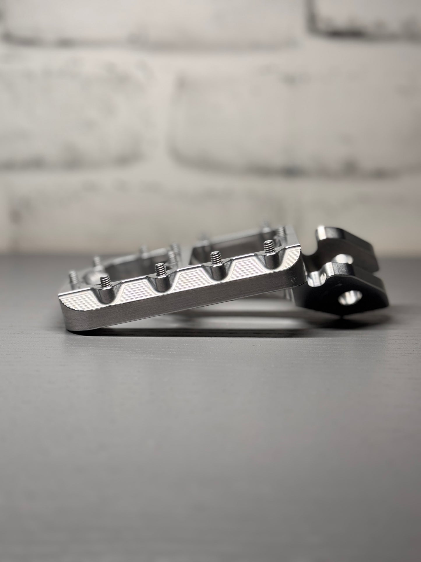 WAVE WIDE PEGS CHROME/SILVER PRE ORDER.