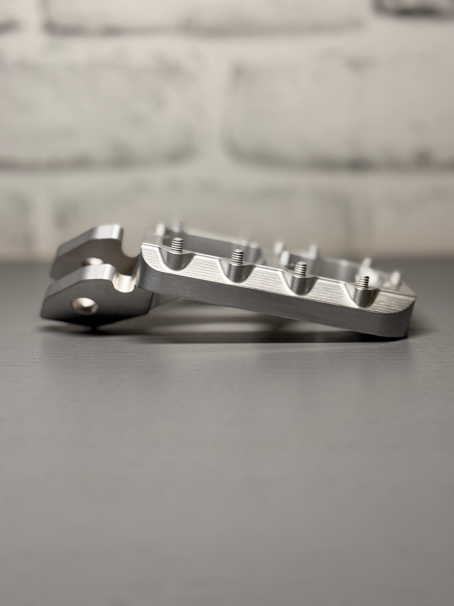 WAVE WIDE PEGS CHROME/SILVER PRE ORDER.